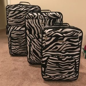 Rockland Zebra 3 peice luggage set